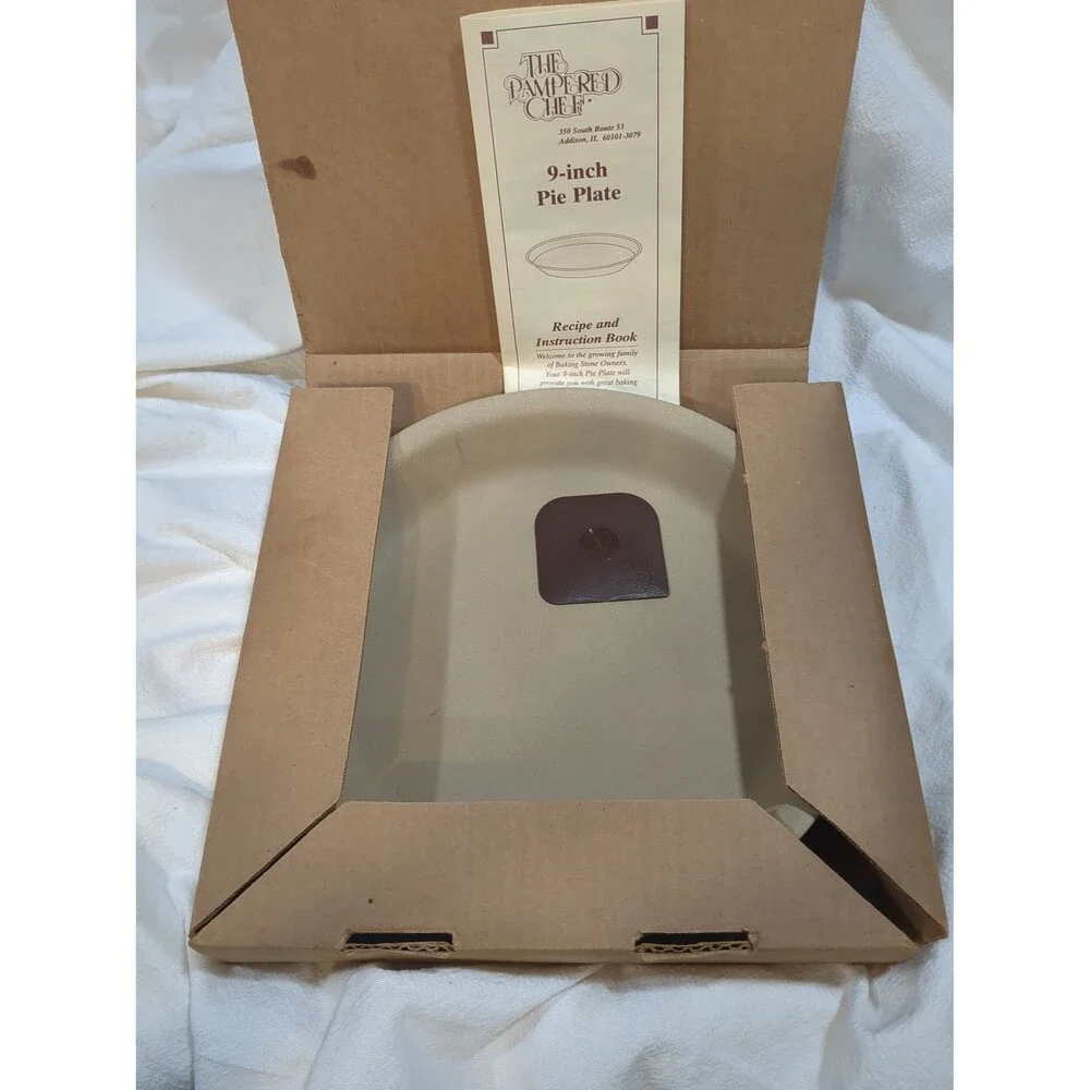 Vintage new in box 9-in stoneware pie plate pampered chef kitchen baking